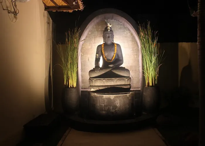 Melamun Lovina (Bali)