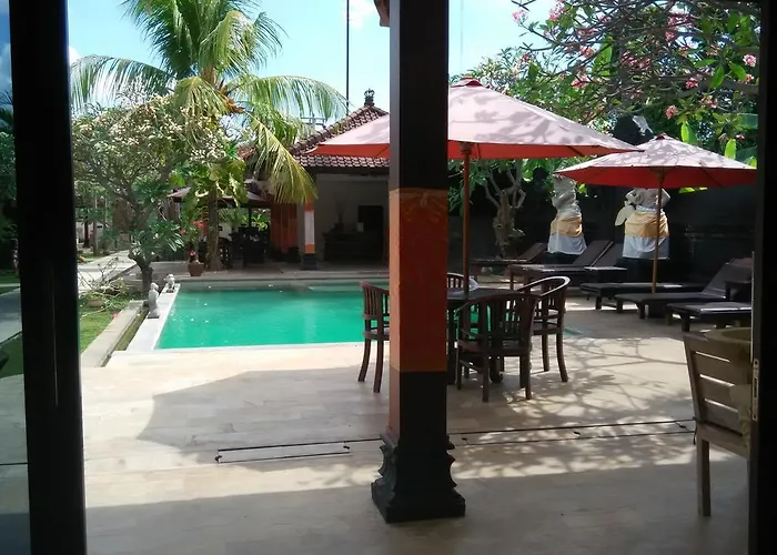Melamun Lovina (Bali)